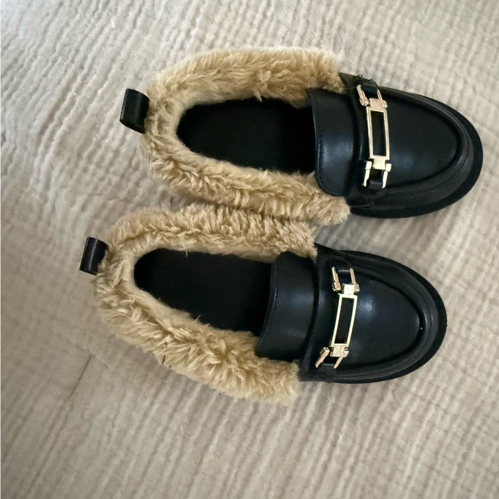 Black Loafers with Faux Fur Lining